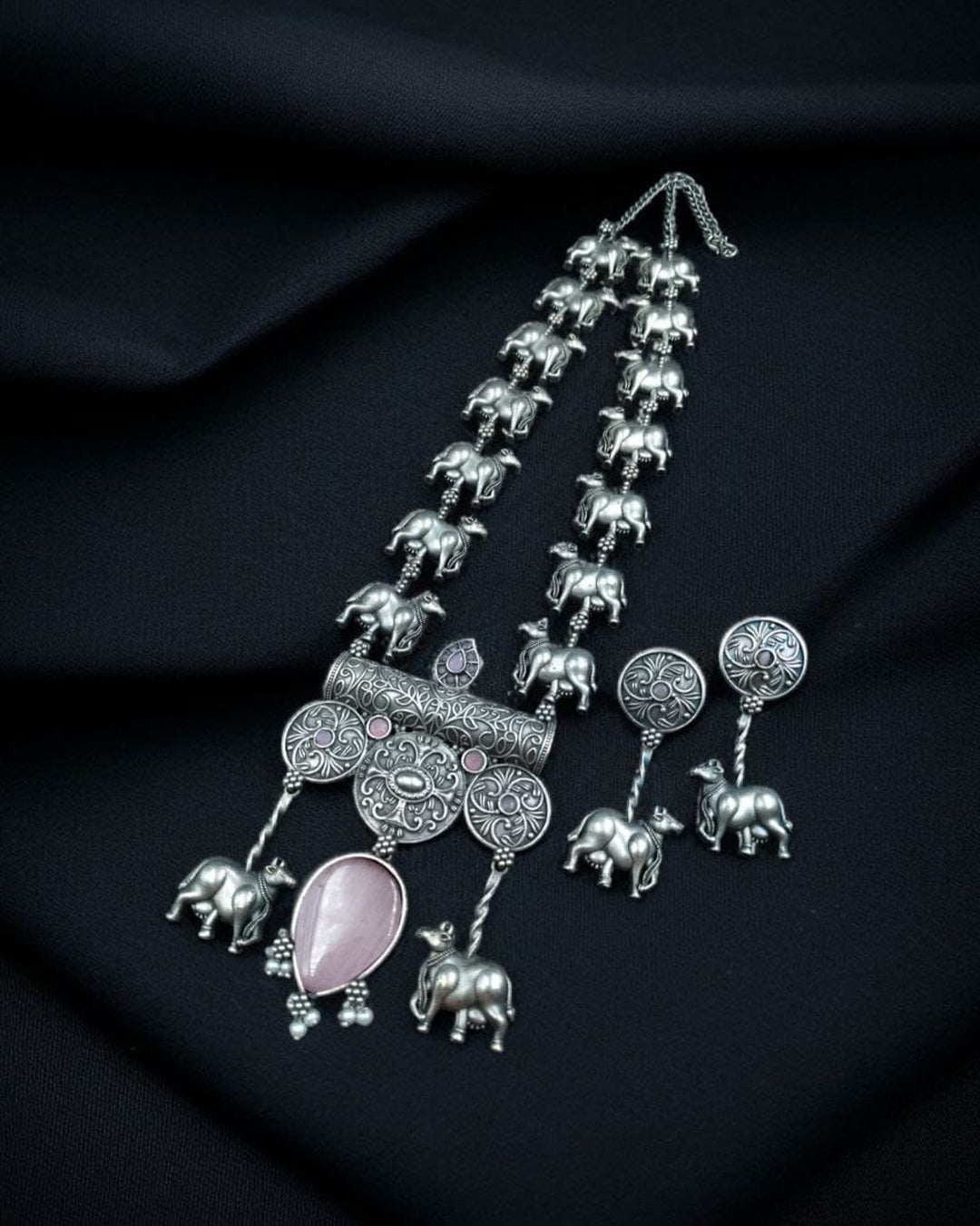 Antique Style Oxidized Silver Nandi Necklace with Monalisa Stone