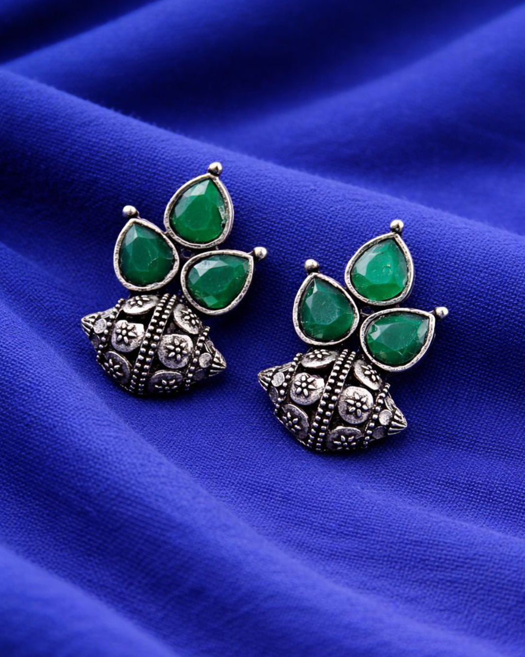 Charming Studs Earring Minimal Jewelry for Beautiful Everyday Look