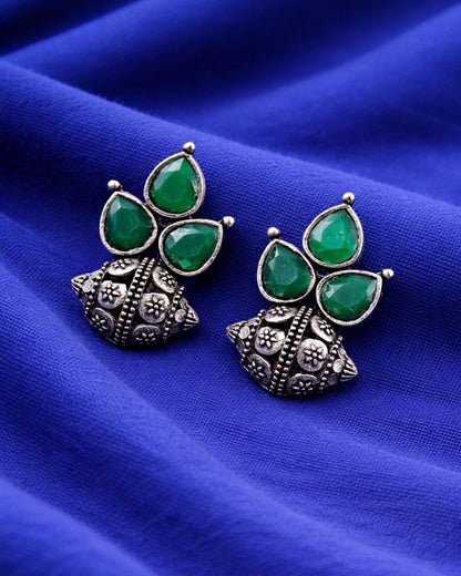 Charming Studs Earring Minimal Jewelry for Beautiful Everyday Look