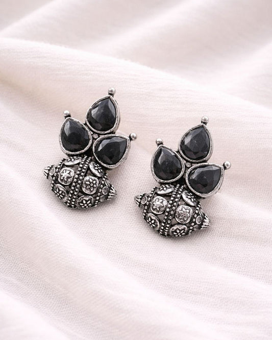 Charming Studs Earring Minimal Jewelry for Beautiful Everyday Look