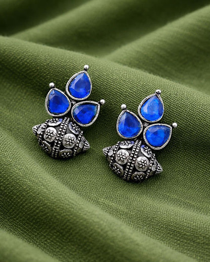 Charming Studs Earring Minimal Jewelry for Beautiful Everyday Look